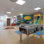 Alpina Zillertal . Family Lifestyle Kinderhotel
