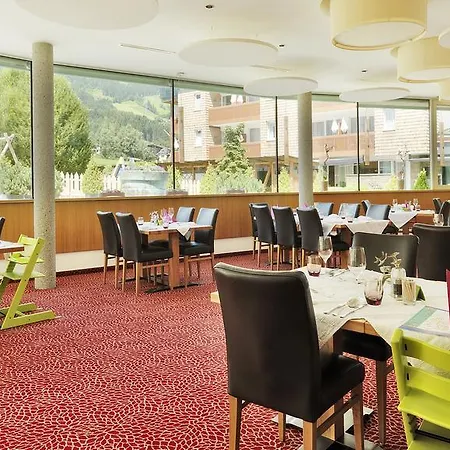 Hotel Alpina Zillertal . Family Lifestyle Kinderhotel Fuegen