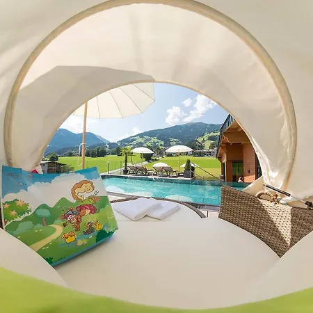 Hotel Alpina Zillertal . Family Lifestyle Kinderhotel