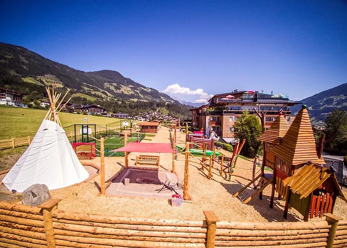 Alpina Zillertal . Family Lifestyle Kinderhotel 4*