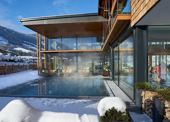 Hotel Alpina Zillertal . Family Lifestyle Kinderhotel Fügen