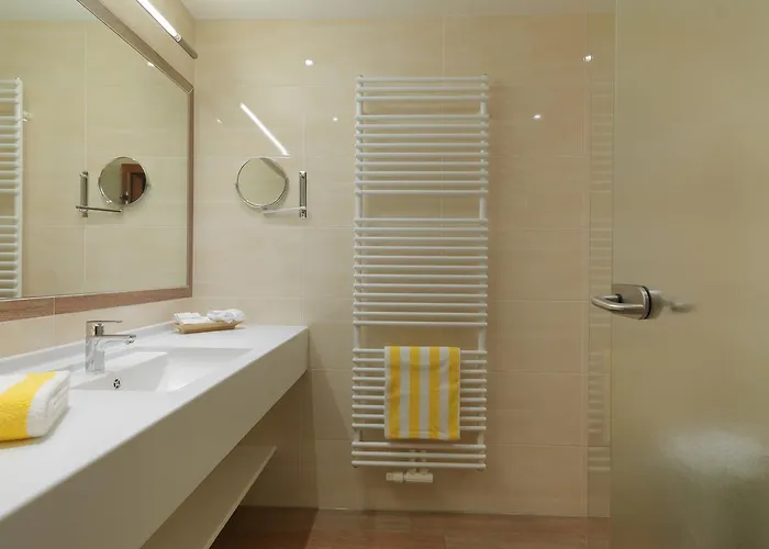 Alpina Zillertal . Family Lifestyle Kinderhotel 4*