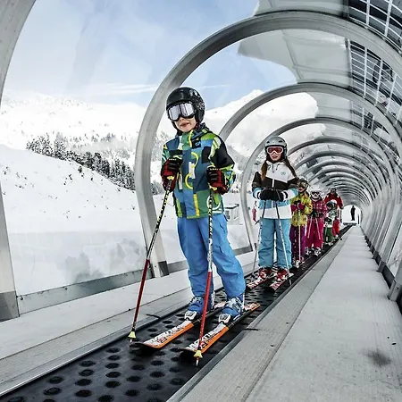 Alpina Zillertal . Family Lifestyle Фюген