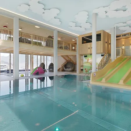 Alpina Zillertal . Family Lifestyle Готель