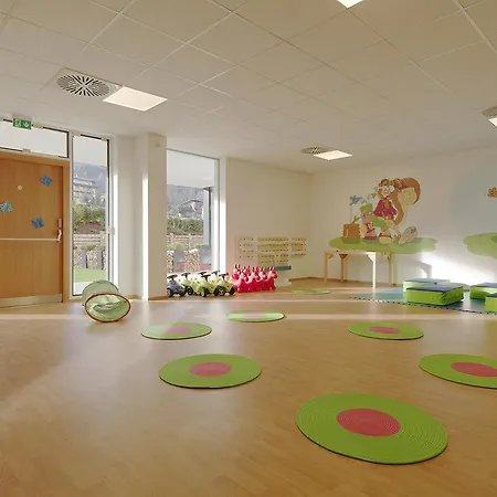 Alpina Zillertal . Family Lifestyle Фюген