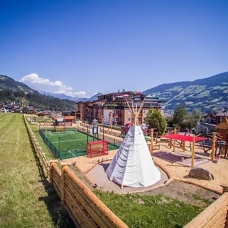 Alpina Zillertal . Family Lifestyle Hotell