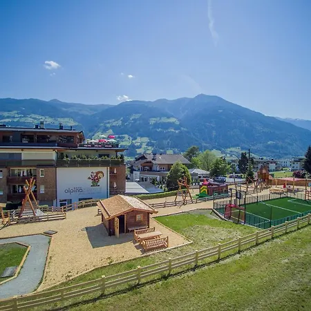Alpina Zillertal . Family Lifestyle Готель 4*