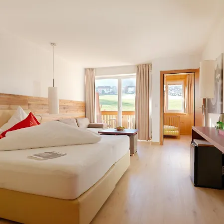 Alpina Zillertal . Family Lifestyle Готель 4*