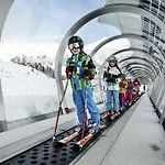 Alpina Zillertal . Family Lifestyle Kinderhotel Fuegen