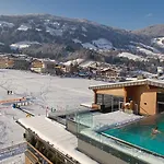 Alpina Zillertal . Family Lifestyle Kinderhotel