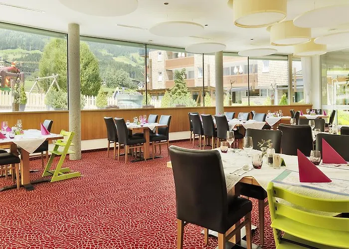 Hotel Alpina Zillertal . Family Lifestyle Fügen